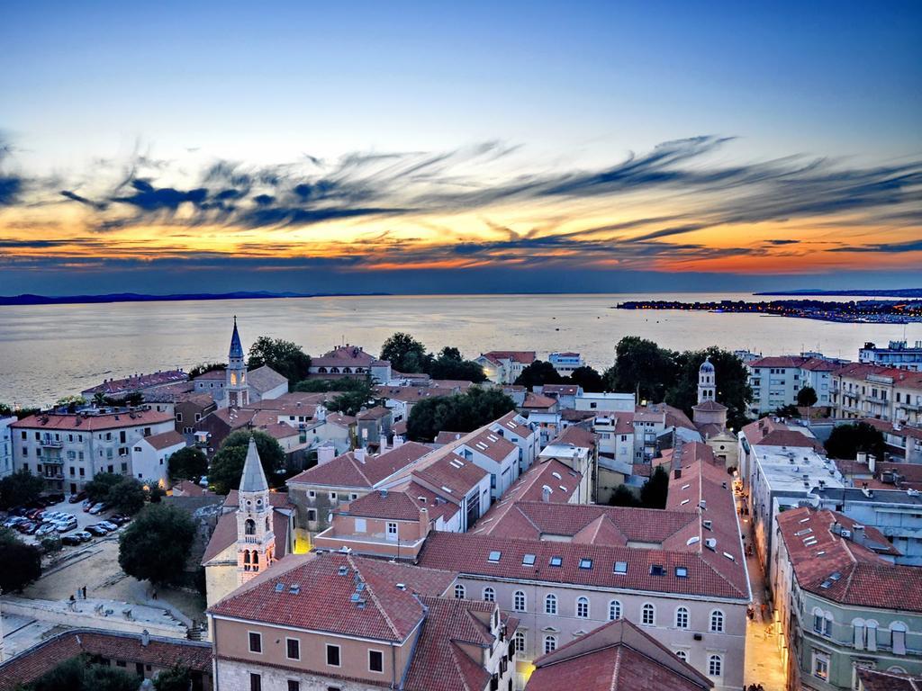 Old Town Seafront Apartment *
